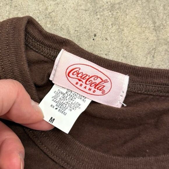 Vintage y2k Coca Cola retro graphic tee - Picture 4 of 5